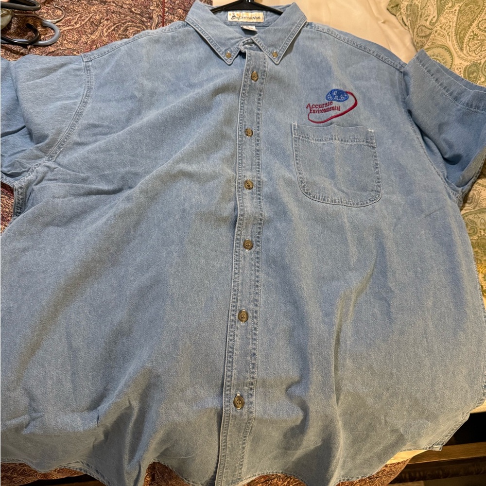 Men’s denim short sleeve shirt